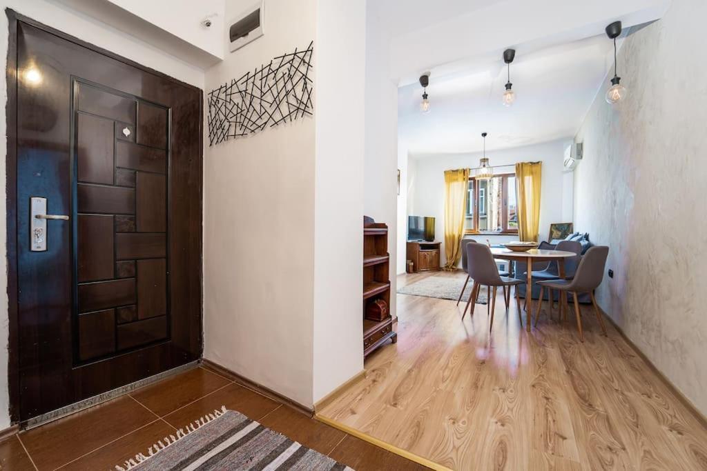 Central Apartment 2Bd Next To Vitosha Bul. Sofia Eksteriør bilde
